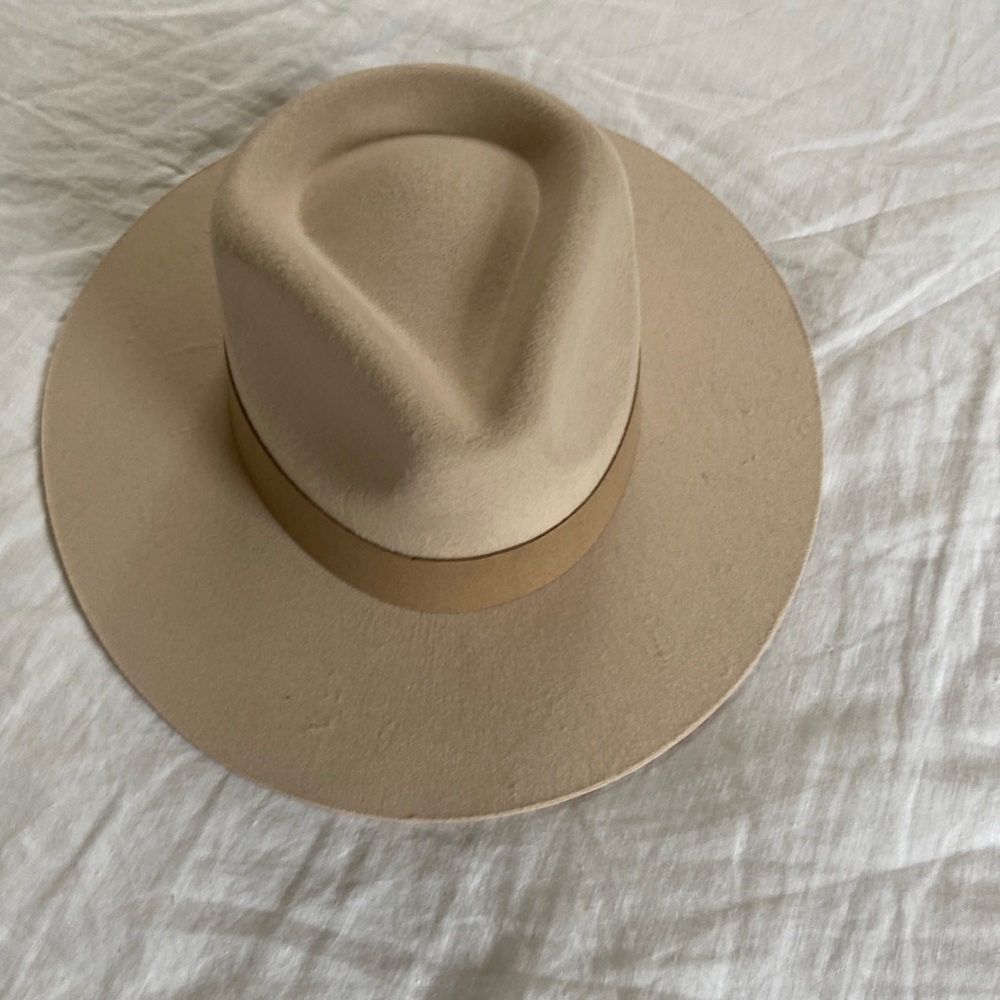 Teressa Foglia X Curateur Hat - size is like M